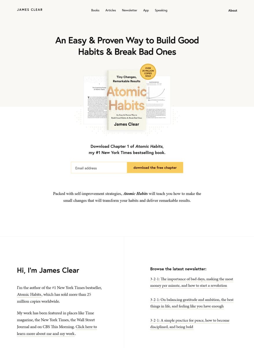 Página de inicio de Atomic Habits de James Clear, libro sobre mejorar hábitos y descargar el primer capítulo.